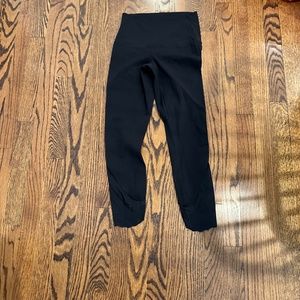 Lululemon athletica black scallop leggings size 6